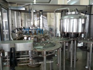 Dây chuyền chiết rót nước 4 trong 1 Dây chuyền chiết rót nước 4 trong 1
