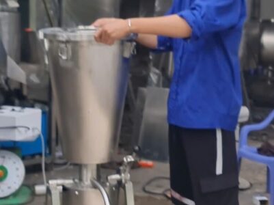 MÁY XAY DÙNG ĐÁNH TƠI BỘT BỊ VÓN CỤC, XAY KHUẤY ĐỀU BỘT, KHUẤY BỘT KHÔ
